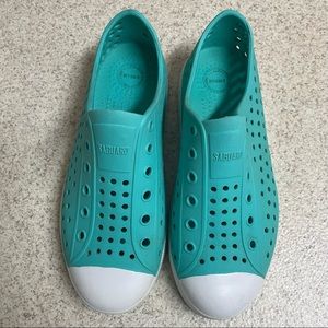 Girls Water Shoes, Size 6